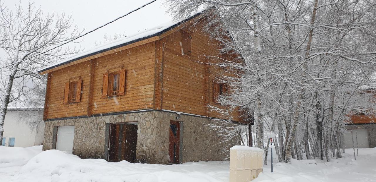 Chalet Bois Au Milieu Des Pyrenees LʼHospitalet-près-lʼAndorre Eksteriør billede